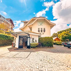 Velinn Chateau Do Luar Prime 3*, Campos do Jordão Brasil